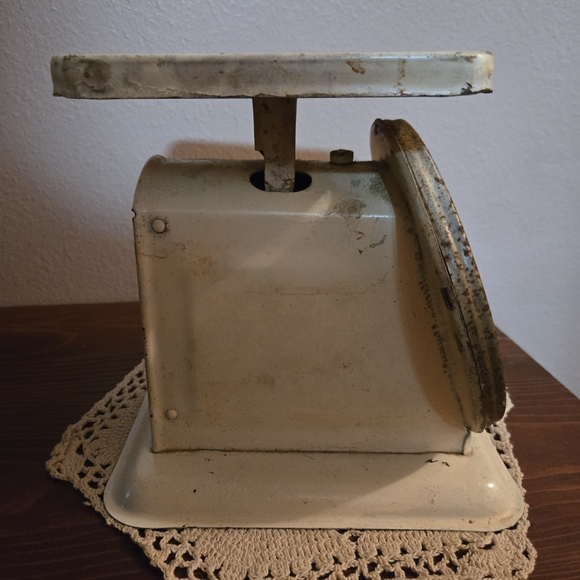 White Kitchen Scale - Picture 2 of 8